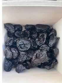 Dried prunes pitted